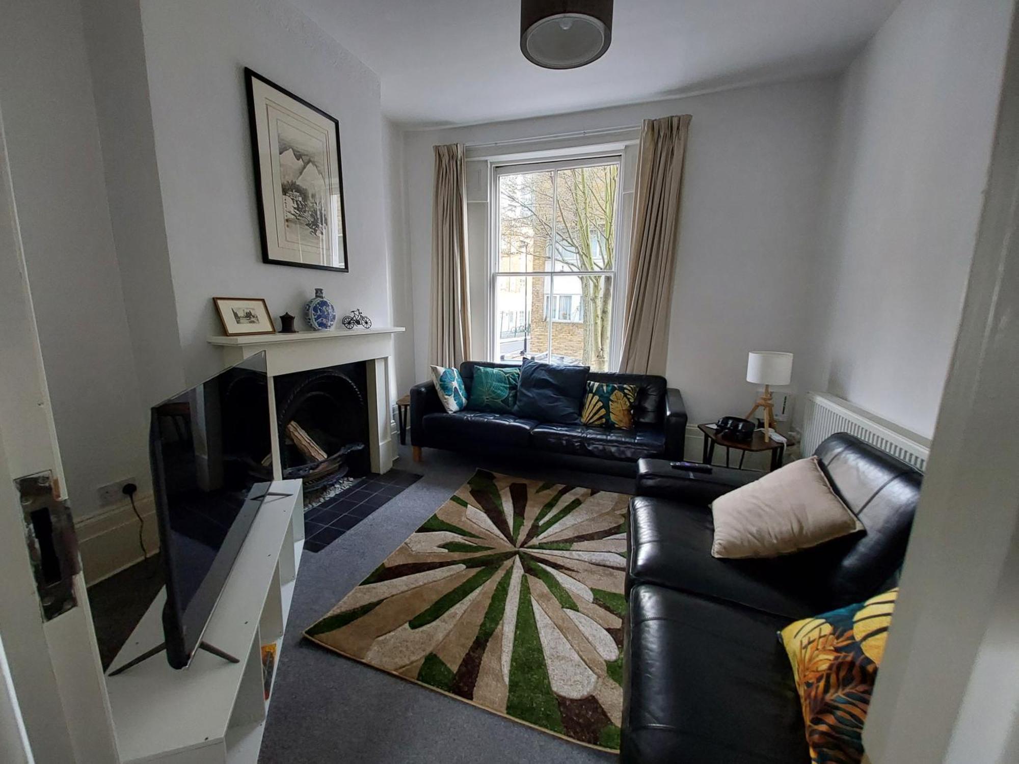 Large Serene Victorian Abode In Лондон